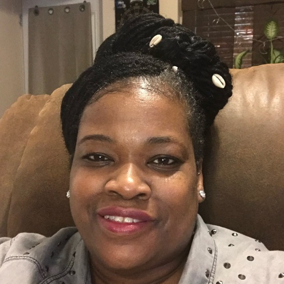 Lisa's Closet @lisajean133 (SALE EXTRAVAGANZA) - Picture 6 of 6